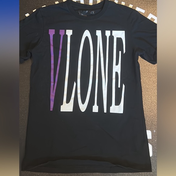 Vlone Tees - Picture 3 of 6